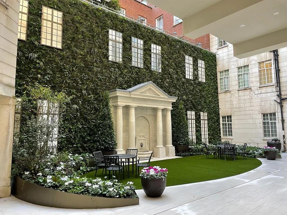 Marriott Grosvenor Square Living Façade
